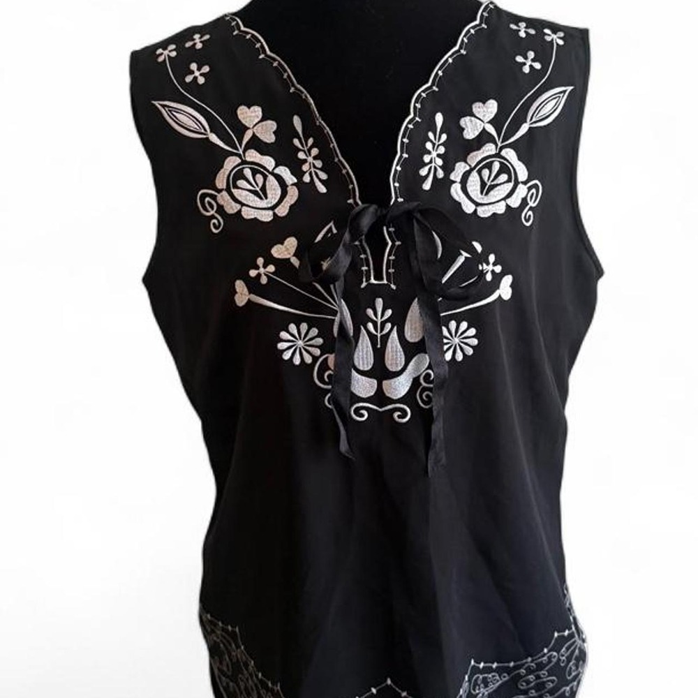 Nine West Suit Vintage Black White Floral Embroidered Tie Front Blouse Top 6